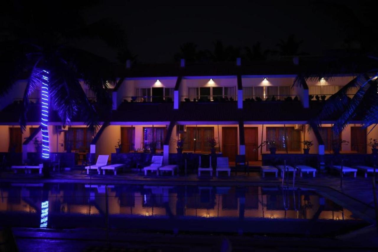 Seaface Beach Resort Kovalam Exterior foto